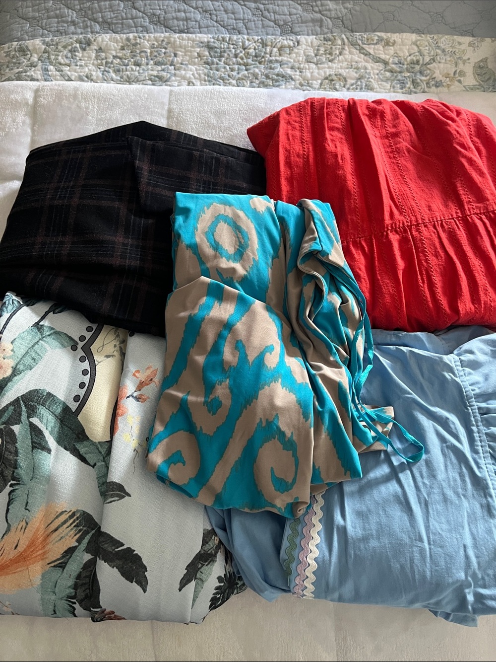 High-Low Women’s Dress RESALE bundle of 5 total sizes M to L SEE PHOTOS 👗